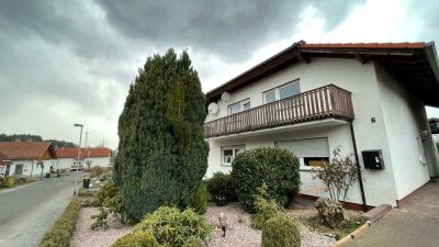 Stilvolle, gepflegte 2-Zimmer-Dachgeschosswohnung mit geh. Innenausstattung mit Balkon und EBK