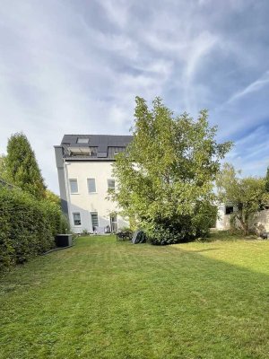 Energetisch sanierter 4-Zimmer-Altbau-Wohntraum mit großer Dachterrasse und hochwertiger Einbauküche