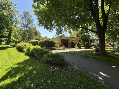 WOHNEN WIE IM PARK • FAMILIENPARADIES • ENDBUNGALOW • GROSSES ERBBAU-GRUNDSTÜCK • RUHIGE LAGE