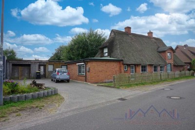 Reetdachhaus mit Geschichte und Charme – Friesenstil trifft modernen Wohnkomfort