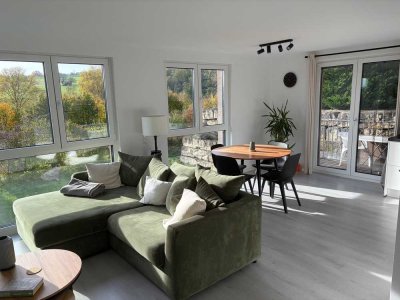 Helle Drei-Zimmer-Wohnung mit Balkon und hochwertiger Einbauküche