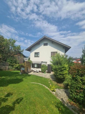 Geräumiges Einfamilienhaus mit Garten und Traunsteinblick in ruhiger Lage