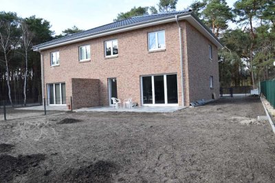 Neue Doppelhaushälfte mit Garten ab 01.11.2025