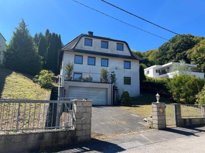Einfamilienhaus mit 708 m2 Garten in Purkersdorf am Sagberg mit 287 m2 Nutzfläche zu vermieten! Private oder gewerbliche Nutzung möglich! Arbeiterquartier!