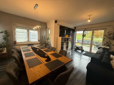 Großzügiges Einfamilienhaus mit vier Schlafzimmern u. zwei Bädern