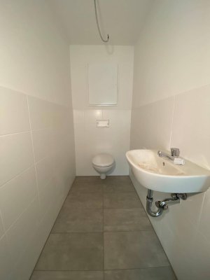 PROVISIONSFREI - Erstbezug - Helle 2-Zimmer-Wohnung mit Loggia in ruhiger Lage - geförderte Miete - 2 Zimmer