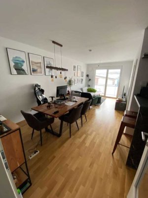 Attraktive und vollständig renovierte 1,5-Zimmer-Wohnung mit EBK in Saalfeld/Saale
