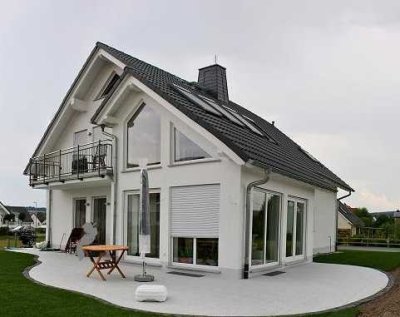 Modernes Haus in traumhafter Lage,  direkter S-Bahn Anschluss nach Bad Homburg und Frankfurt