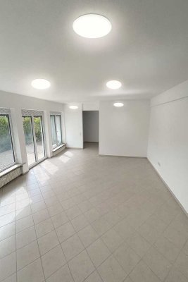 Frisch sanierte 3,5-Zi.-Einlieger EG-Wohnung mit Terrasse