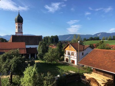 Moderne Neubau-Dachgeschosswohnung mit großem Balkon in Uffing am Staffelsee