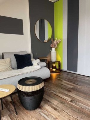 Gemütliche Dachgeschosswohnung mit Einbauküche & Stellplatz in Oberding