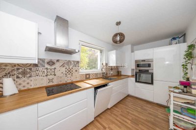 Moderne, bezugsfreie 3-Zimmer-Wohnung mit EBK, Garage und Loggia in zentraler, ruhiger Lage