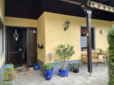 **Kleines Wohn- oder Ferienhaus mit Carport in der Eifel**