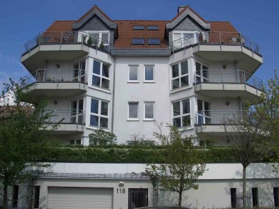 Stilvolle, gepflegte 2-Zimmer-Wohnung mit gehobener Innenausstattung mit EBK in Königstein im Taunus