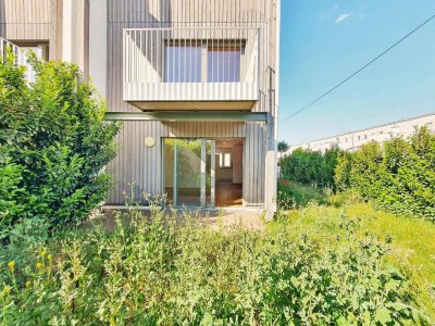 ++NEU++ TOP für Eigennutzer oder Anlage! ++Hochwertiges klimatisiertes Reihenhaus mit 96 m2 Privatgarten, Terrasse und 1 KFZ-Stellplatz! Perfekte U-Bahn-Anbindung!