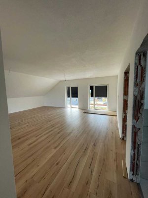 Neuwertige 3-Raum-Wohnung mit Balkon und Einbauküche in Siegelsbach