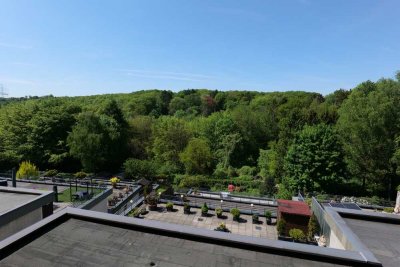3-ZI-ETW MIT GARAGE UND BALKON IN W-CRONENBERG
