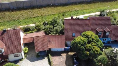 Modernes Doppelhaus mit 2 Küchen - 2 Wohnungen in Wenzenbach - Für Handwerker ein muß!