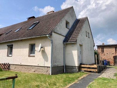 Kleine Haushälfte - Nebengebäude - Freifläche....