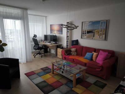 Renovierte, helle 2-Zimmer Wohnung mit modernisiertem TL-Bad und kleiner Südloggia.
