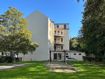 Exklusive, kernsanierte 4-Zimmer-Wohnung mit Süd-Balkon, Terrasse 40m², Sauna und Stellplatz.