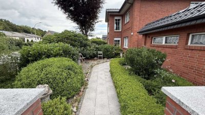 Großzügige 4-Zi-OG-Wohnung, 2 Bäder, 3 Balkone, Carport