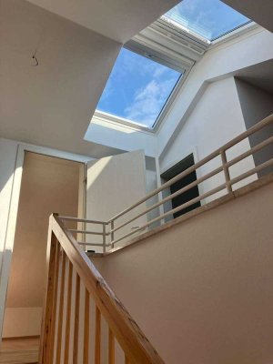 2,5 Zimmer Galeriewohnung im Regensburger Westen!
