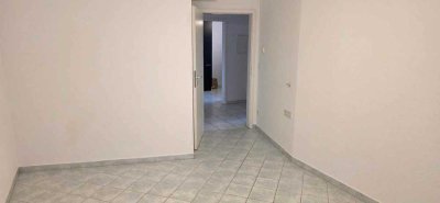 Telefonisch erreichbar : 0172-1594999
Stilvolles WG Zimmer.( zweier wg) 1-Raum-Wohnung in Reutlingen
