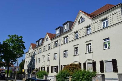 Idyllisch Wohnen - 2-Zi + Loggia + eigener Garten*+ EBK*