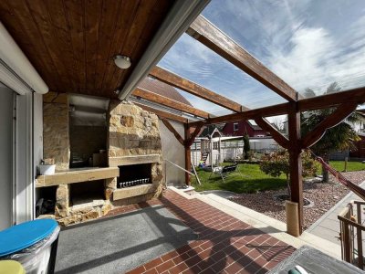 3 Familienhaus mit Pool & gr. Garten