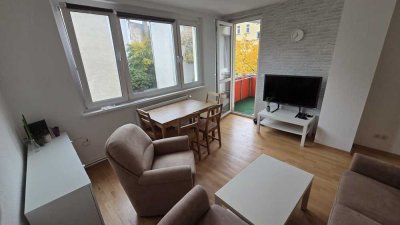 Erstbezug nach Sanierung: 2 Zimmer Wohnung im 2. OG in Berlin Spandau
