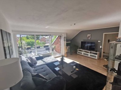 Helle 2-Zimmer Wohnung mit Balkon und Parkplatz in Neuss Uedesheim