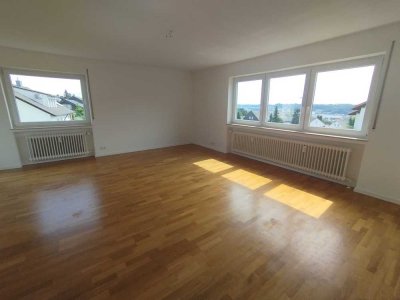 NÄHE BIBERACH! Lichtdurchflutete & schöne 4,5 Zi-Wohnung mit EBK, 2 Balkone und Garage zu vermieten!