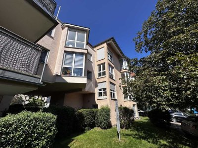 ZWEIRAUMWOHNUNG MIT BALKON, TEILW. Außenjalousien, LICHTDURCHFLUTETE, BODENTIEFE FENSTER, TG...