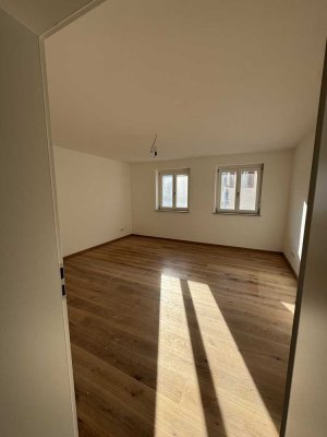 2,5-Zimmer Wohnung in saniertem Stadthaus