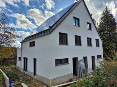 *Erstbezug* Neubau DHH in Taunusstein-Neuhof