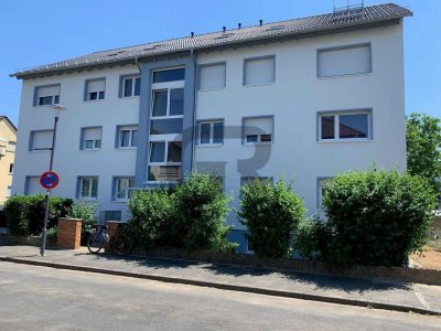 *Ab sofort verfügbar* 1 Zimmer Wohnung in komplett saniertem Haus