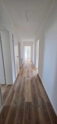 Sanierte 3-Raum-Wohnung mit Balkon in Solingen