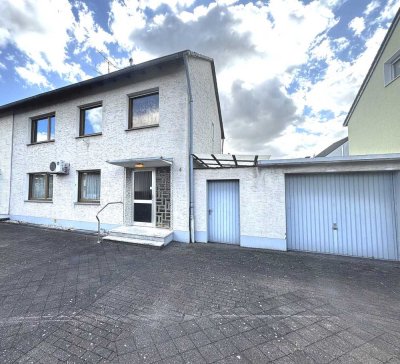 Solides Zweifamilienhaus, ideal für Handwerker; tolles Grundstück; Garage, in guter Wohnlage