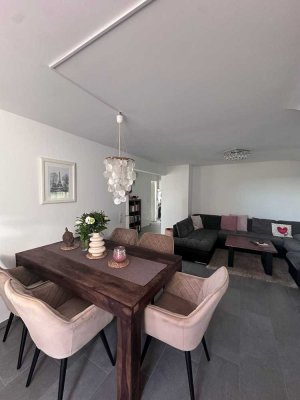 **Moderne 3-Zimmer-Wohnung in begehrter Halbhöhenlage von Esslingen-Wiflingshausen**