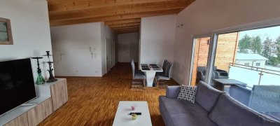 Moderne Dachgeschosswohnung mit Balkon in Vilshofen zu vermieten