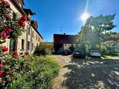 Idyllisches Wohnen in 2-Zi-Wohnung mit Bodenheizung im historischen Dreiseitenhof in Wurzen