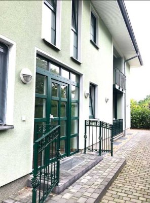Stilvolle 4-Zimmer Maisonette-Wohnung mit Klimaanlage,  Einbauküche, Balkon und Fahrstuhl