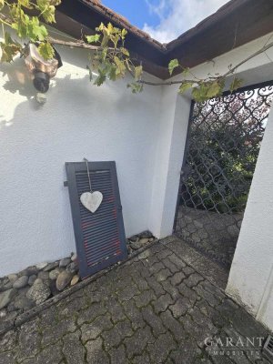 Attraktiver Bungalow mit  Pool und einem tollen Garten...