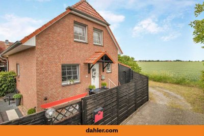 Feldrandlage, Pool und Wintergarten - hier leben Sie gut!