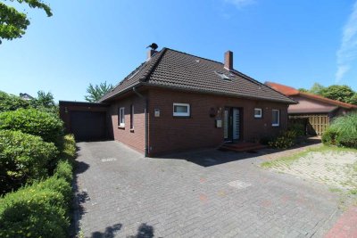 Großzügiger Bungalow in ruhiger Siedlungslage mit schönem Garten und Garage zu vermieten!