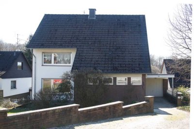 Geräumiges  Einfamilienhaus mit Einliegerwohnung in Burscheid
