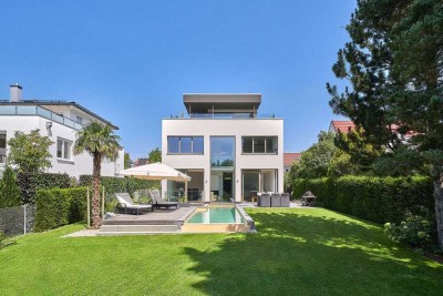 Herausragendes Design im Bauhausstil: Exklusive Familienvilla von 2017 mit Pool, Wärmepumpe und PV