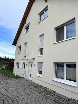 Stilvolle 3,5-Zimmer-Dachgeschosswohnung mit Einbauküche in Wettstetten
