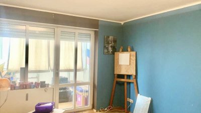 Nette 1-Zimmer-Wohnung mit Balkon in Germering